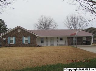 205 Silverwood Ln, Hazel Green, AL 35750