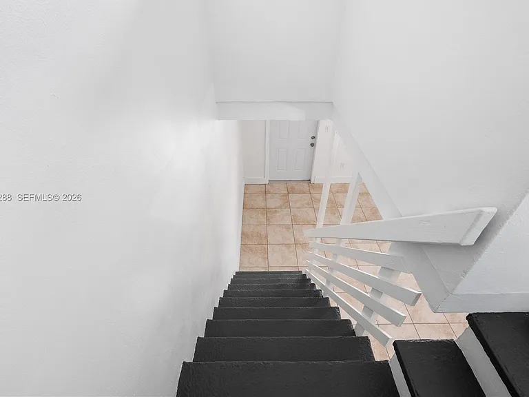 932 SW 6th St #5 — Photo 15