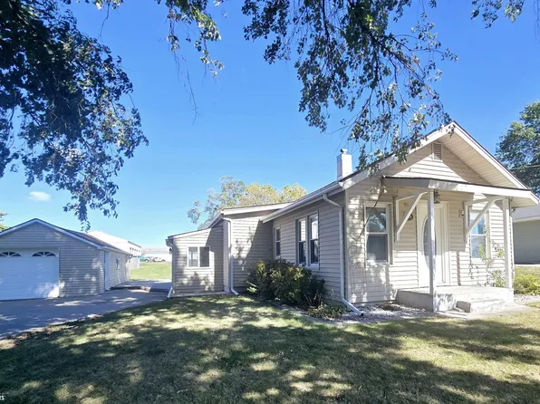 515 15th Ave E, Oskaloosa, IA 52577