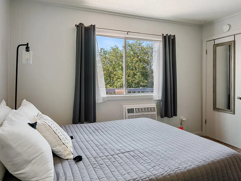 228 E State St #2 — Photo 12