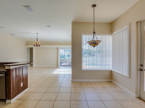 4th image of 3330 Leaf Lake Dr