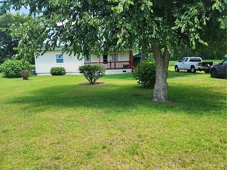 118 Lockwood Dr — Photo 3
