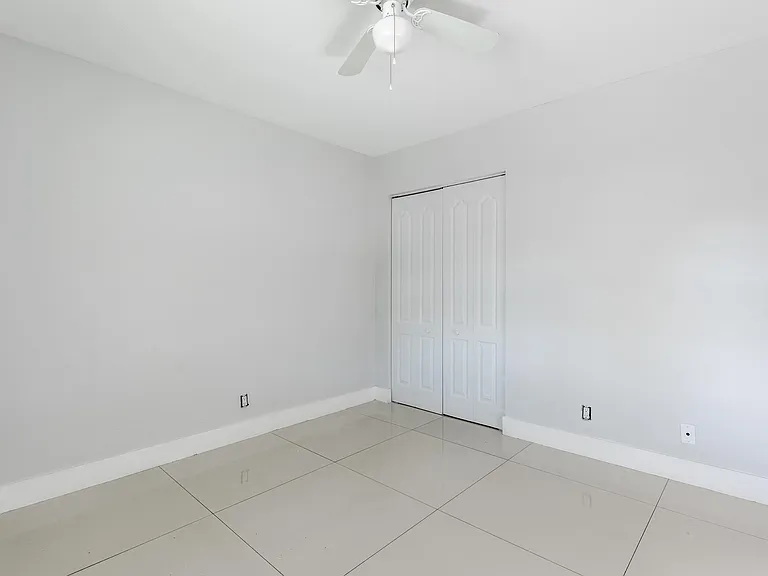 220 Perry Ave #B — Photo 14