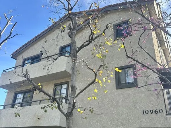 10960 Bluffside Dr APT 206, Studio City, CA 91604