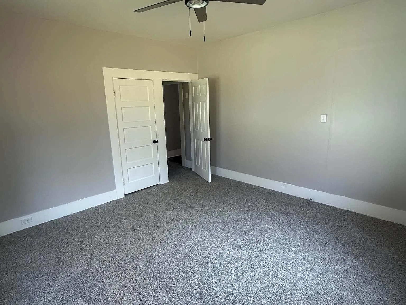 2 bed, 1200 sqft, $1,600 — Photo 2