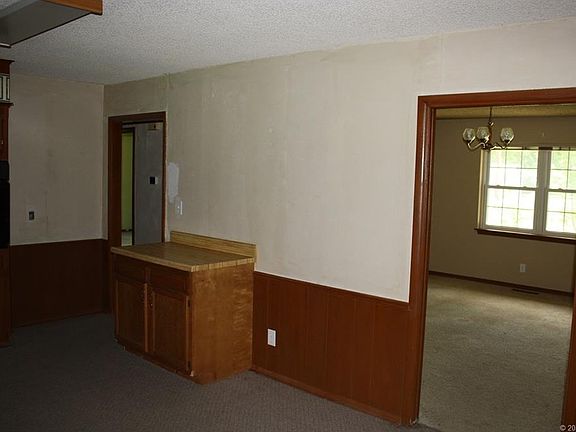 4th image of 1200 School St