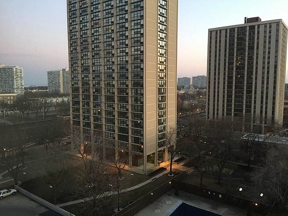 3rd image of 2605 S Indiana Ave Unit 2305