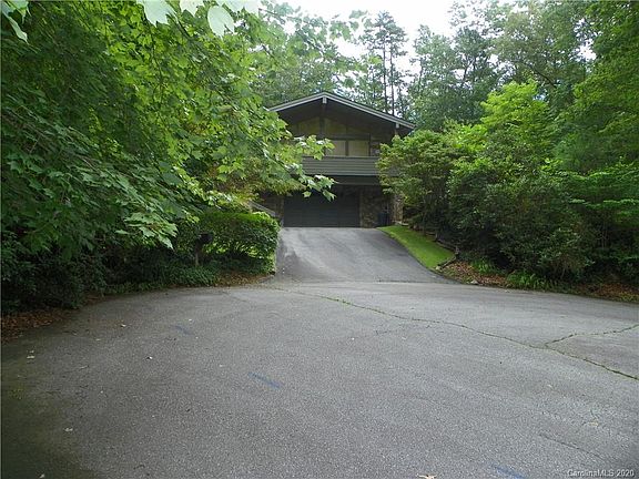 4th image of 8 Dogwood Glen Cir