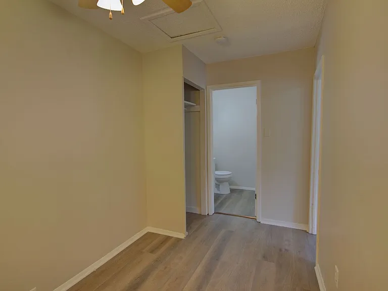 304 Larson Ct — Photo 6