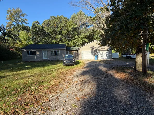 6452 Lindsey Rd, Delton, MI 49046