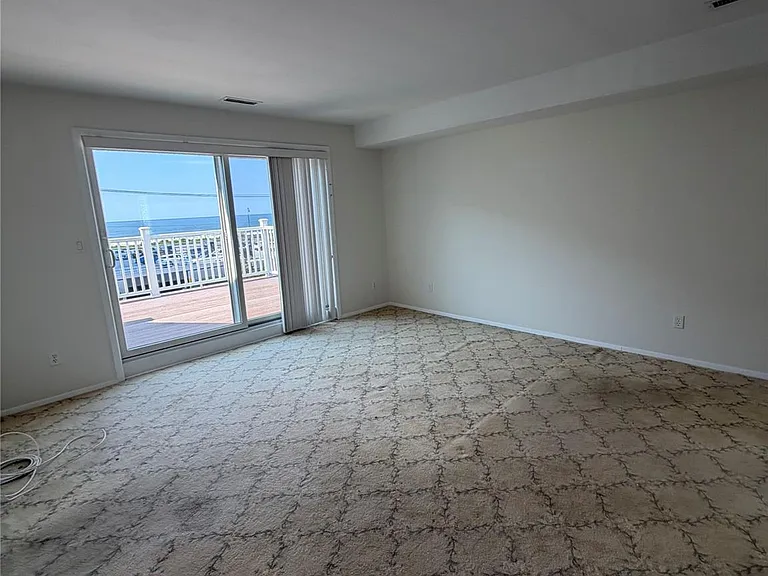 133 W Broadway — Photo 20
