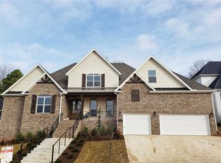 2466 Absolute St, Fayetteville, AR 72701