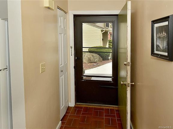 5th image of 108 Summer Hill Dr #108