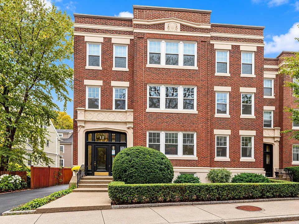 12 Gibbs St #2