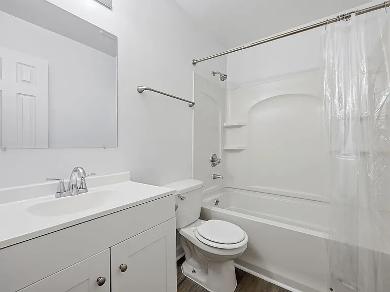 1605 N Roxboro St — Photo 40