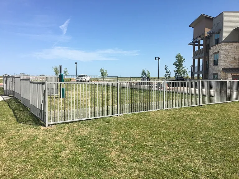 Gateway Oaks Apartments — Photo 22