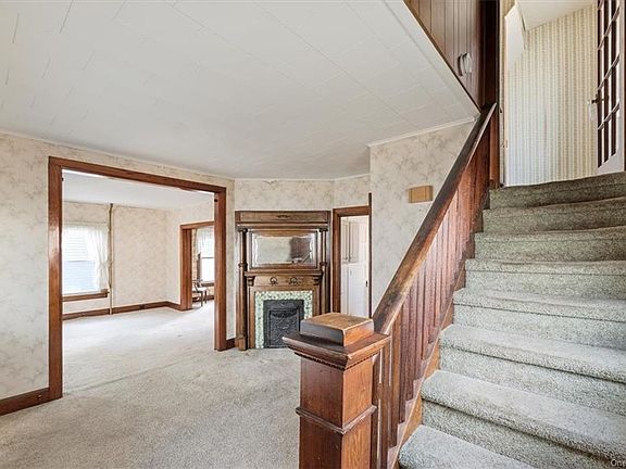 4th image of 230 W Main St