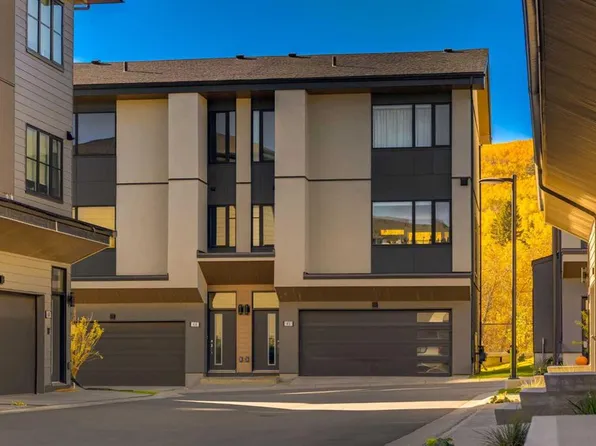 1453 N Naa Dr SW #84, Calgary, AB T3H 6H7