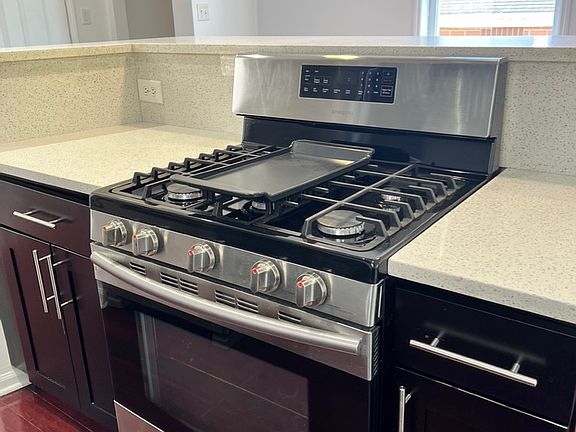 5th image of 4647 N Winthrop Ave APT 2