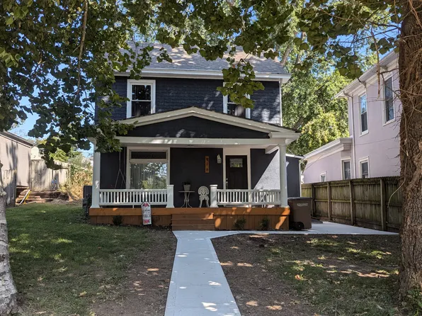 928 S 6th St, Atchison, KS 66002