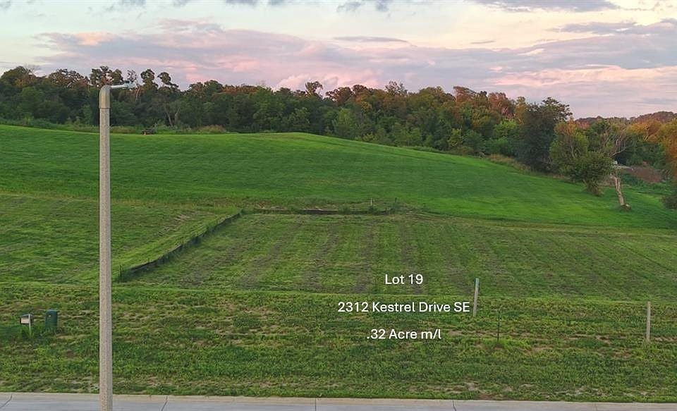 1st image of 2312 Kestrel Dr SE
