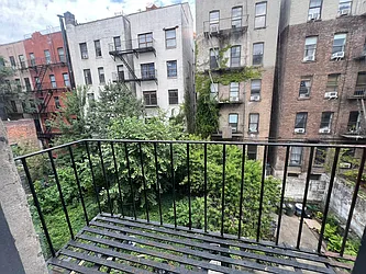 Rented by KNOCKKNOCK LLC