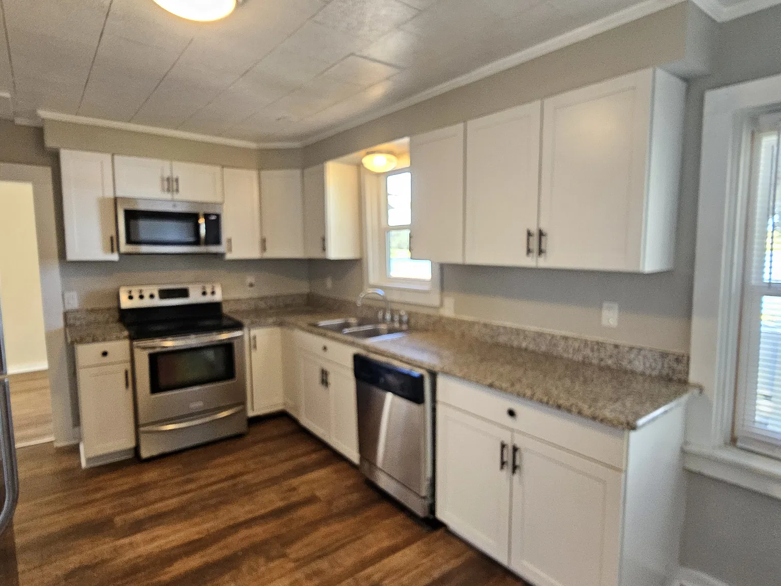 2 bed, 1392 sqft, $2,200 — Photo 2