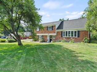 1007 Cherokee Rd, Glenville, NY 12302