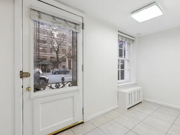 340 East 72nd Street image 3 of 10