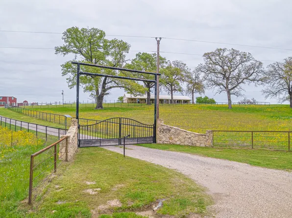 3209 W County Road 212, Buffalo, TX 75831