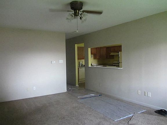 3rd image of 2832 S Illinois St