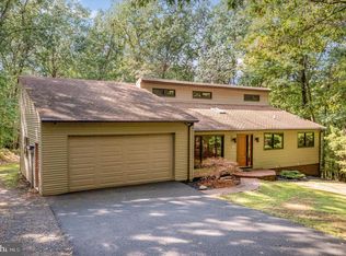 1276 Sandy Ln, Boiling Springs, PA 17007