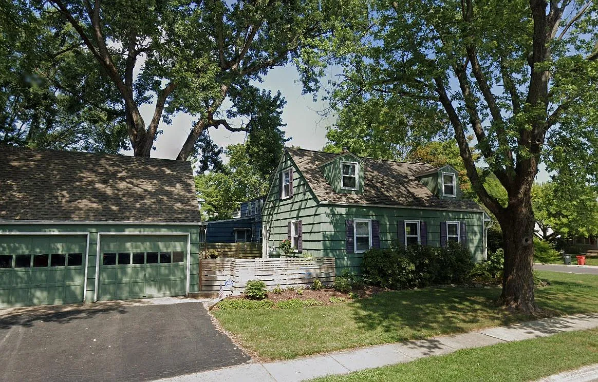319 Loveman Ave — Photo 1