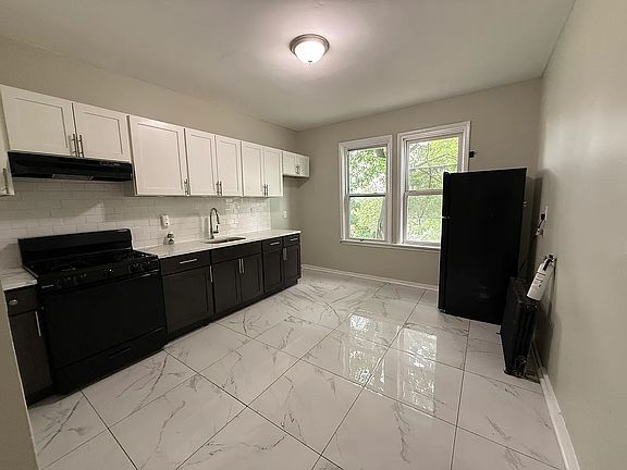 2nd image of 130 Osborne Ter Floor 2