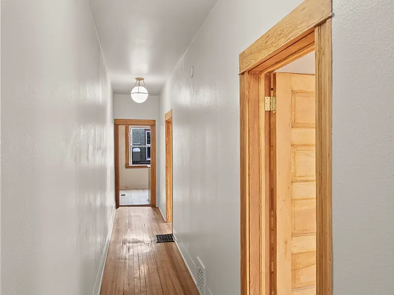 2306 N Franklin St — Photo 14