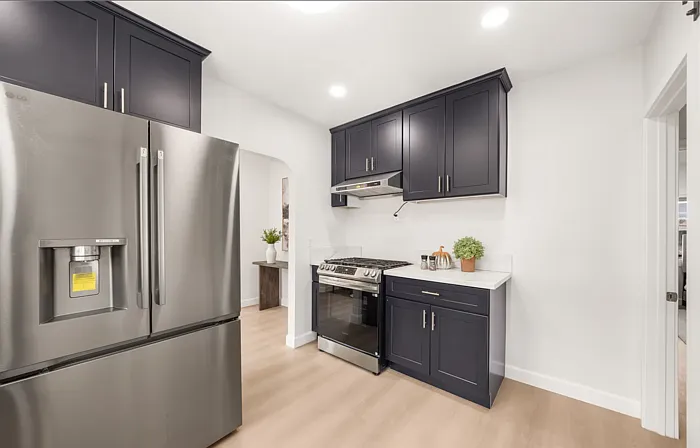 1166 N El Molino Ave — Photo 18