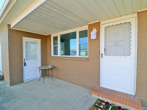 2nd image of 10 Piccadilly Ct