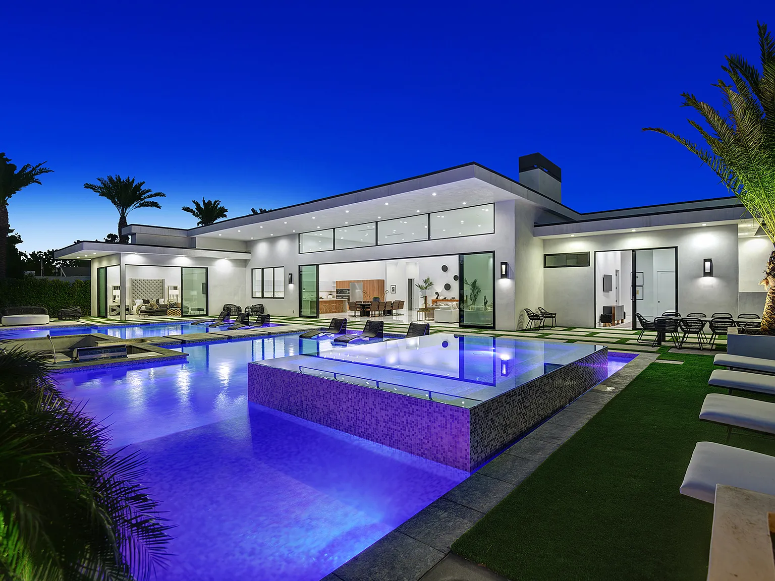5 bed, 5.5 bath, $50,000 — Photo 1