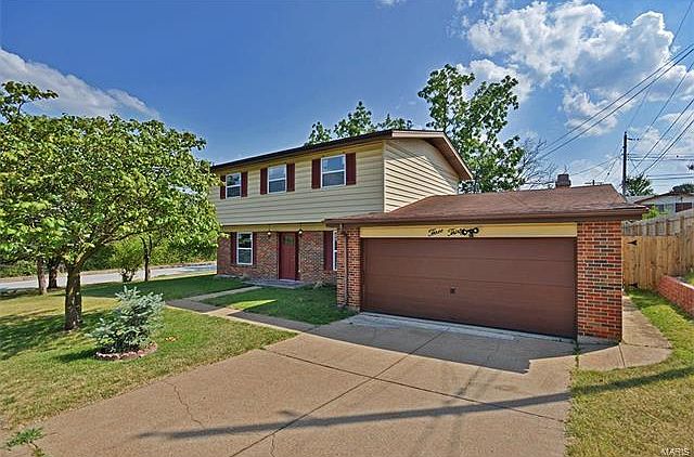 1st image of 330 Phoenix Dr