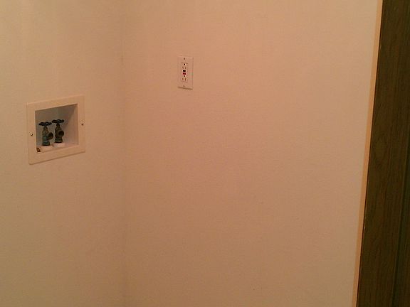 4th image of 7 Old Orchard Ln
