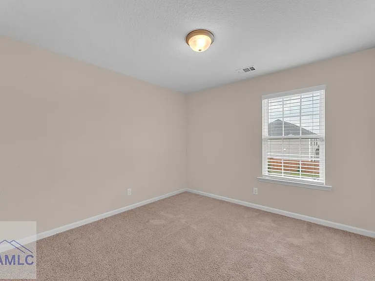 139 W West Winn Ave — Photo 24