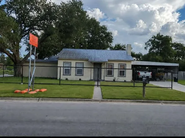 742 Commerce St, Pleasanton, TX 78064