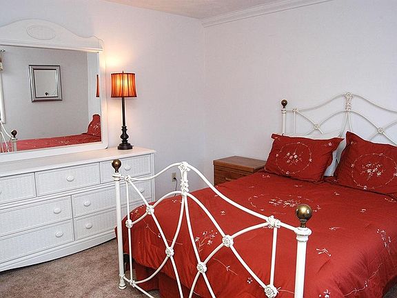 Niagara II Apartments, Niagara Falls NY - Bedroom