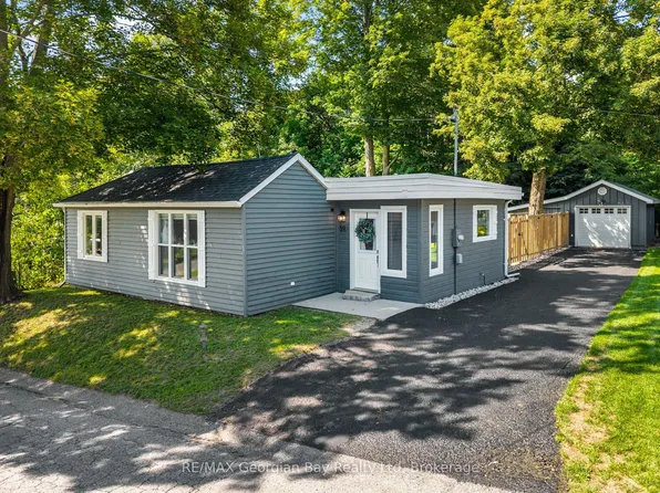 59 Broad St, Penetanguishene, ON L9M 1G4