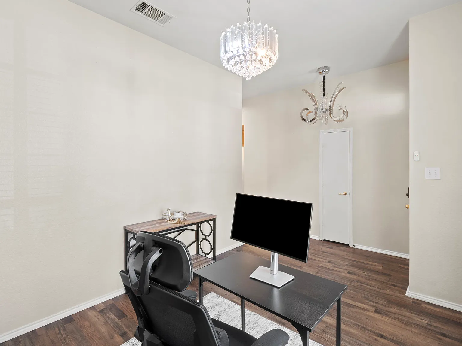 3 bed, 1800 sqft, $5,000 — Photo 4