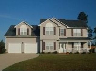 719 Yorkshire Dr, Cameron, NC 28326