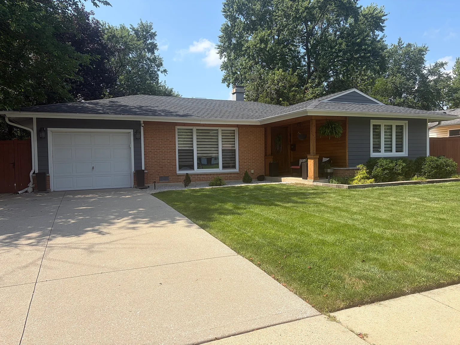 3 bed, 1310 sqft, $3,200 — Photo 1