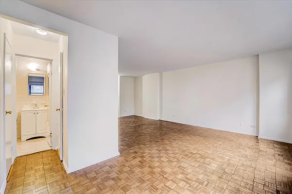Rented by R New York | media 3
