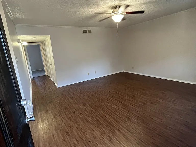 Juniper Springs Apartments — Photo 125