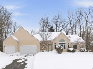 3329 Misty Cove Cir, Baldwinsville, NY 13027